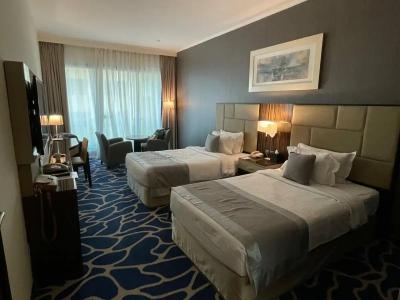 Hawthorn Suites by Wyndham Abu Dhabi City Center - 46