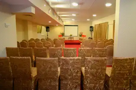 Nejoum Al Emarat - 67