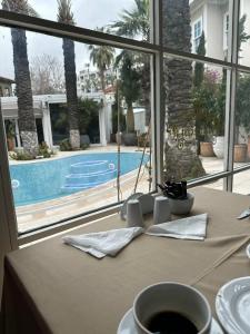 Elegance East - 32