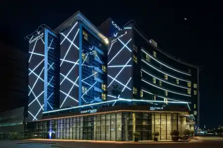 Courtyard by Marriott World Trade Centre, Dubai - 3