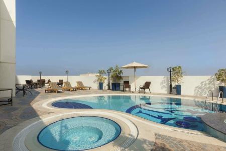 Howard Johnson Bur Dubai - 10