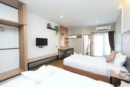 The Old City Wall Inn - 85