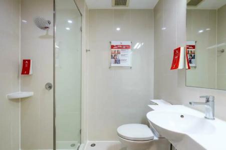 Red Planet Bangkok Asoke - SHA Extra Plus - 38