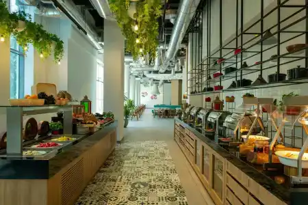Aloft Al Mina, Dubai - 17