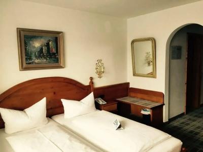 Blaue Gams ***S - 88