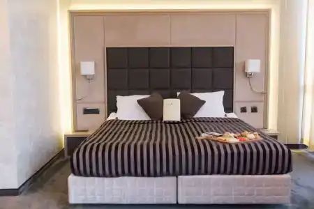 Cosmopolitan & Wellness - 4