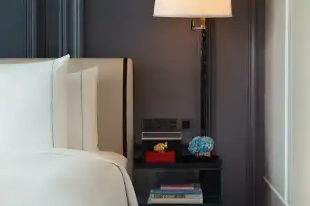 Rosewood Bangkok - 30