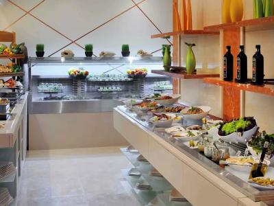 Mövenpick Jumeirah Lakes Towers Dubai - 87