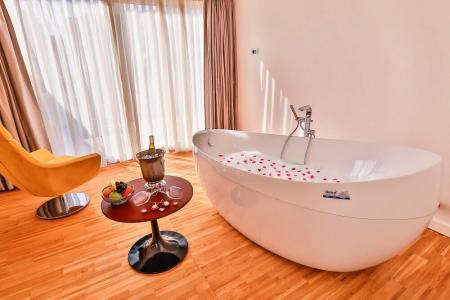 Business Life Boutique & Spa - 28