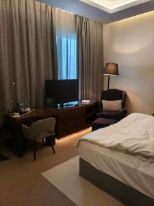 Radisson Blu, Dubai Waterfront - 98