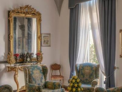 Rivoli Boutique - 57