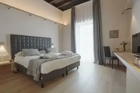 Alba Palace