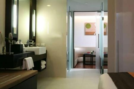 Radisson Suites Bangkok Sukhumvit - SHA Extra Plus - 66