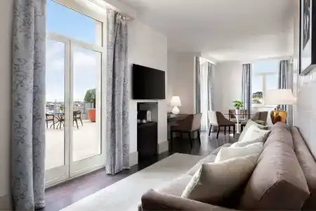 Sina Bernini Bristol, Autograph Collection - 80