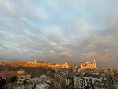 Agora Life - 82