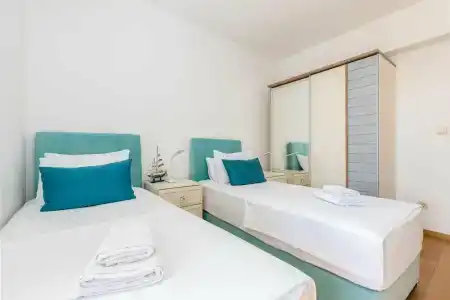 Apart M.S. KATUNJANIN - 48