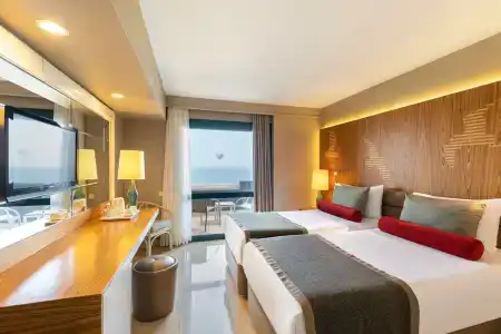 Paloma Perissia - 78