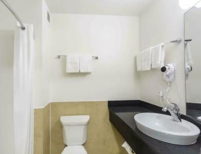 Motel 6-Laredo, TX - Airport - 31