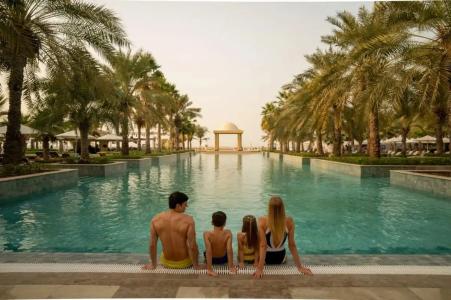Hilton Ras Al Khaimah Beach Resort - 7