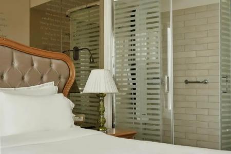 Legacy Gastro Suites - 44