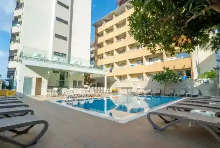 Kleopatra Celine - 55