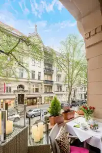 Augusta Am Kurfürstendamm - 1