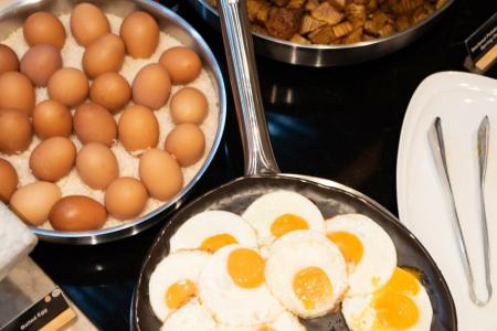 Mövenpick Sukhumvit 15 Bangkok - SHA Extra Plus Certified - 57