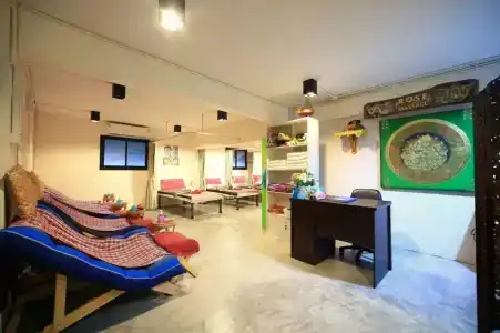 Tuk Tuk Hostel - 27