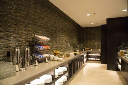 Hilton Kansas City Airport - 21