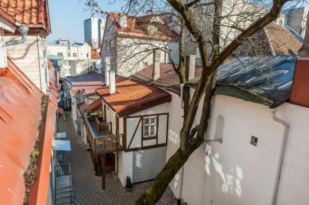 Three Crowns Residents - 21