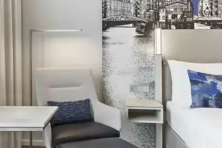 Courtyard by Marriott Hamburg City - 5