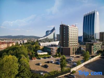 Expo Sofia - Free Arrival shuttle bus - Free Parking - Free Compliments - Free Wi-Fi - 90