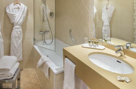 Relais Du Louvre - 12