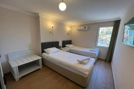 Moonshine & Suites - 65