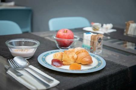 Ideal City Walk - 94