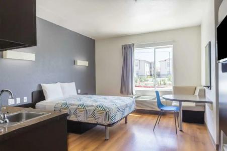 Motel 6-Laredo, TX - Airport - 50