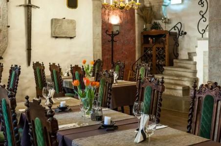 Three Crowns Residents - 74