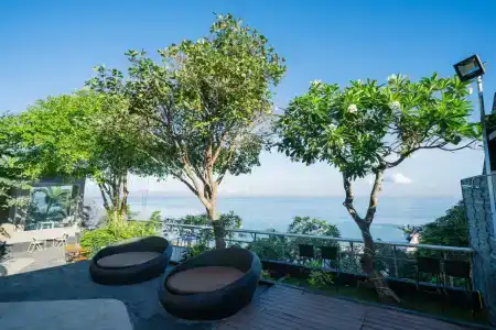 Golden Tulip Pattaya Beach Resort - 10