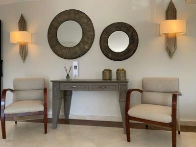 Moonshine & Suites - 16