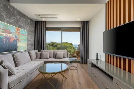 Unique Life Style - 76