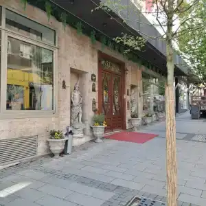 Queen's Astoria Design - 13