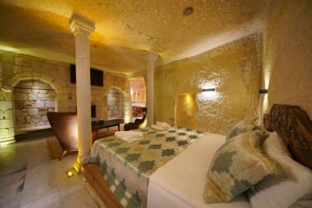 Shoestring Cave House - 70