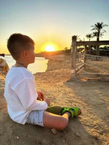 Continental Plaza Beach Resort - 80