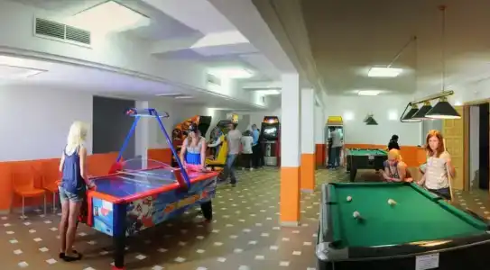 Riviera - Family and couples only - 72