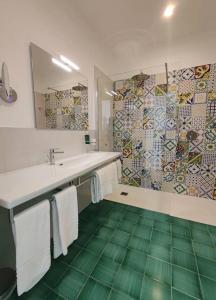 Grand Excelsior - 78