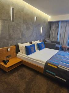 Ilayda Avantgarde - 23