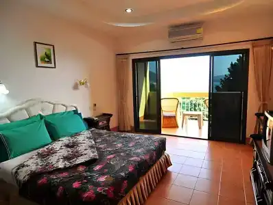 Baan Karon Hill Phuket Resort - 42