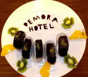 Demora - 14