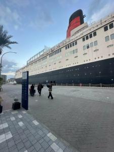 Queen Elizabeth 2 - 35