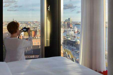 Empire Riverside - 95